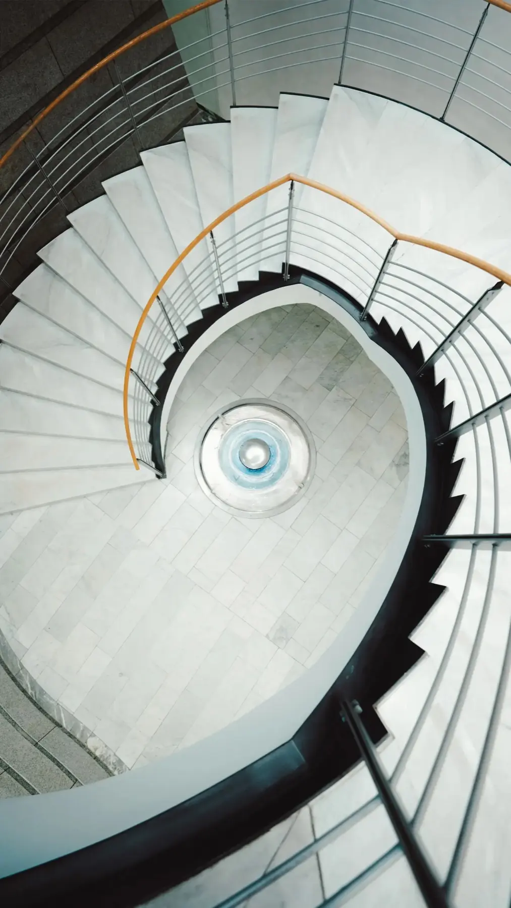 Wendeltreppe der Max-Reger-Halle von oben